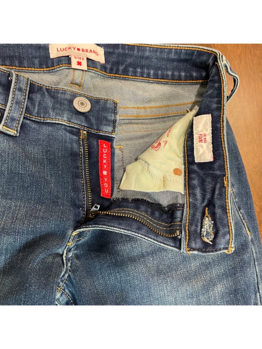 Lucky Brand Low Rise Flare Jeans Women's Size 6/29 Medium Wash Denim Flap Pocket - Picture 6 of 14